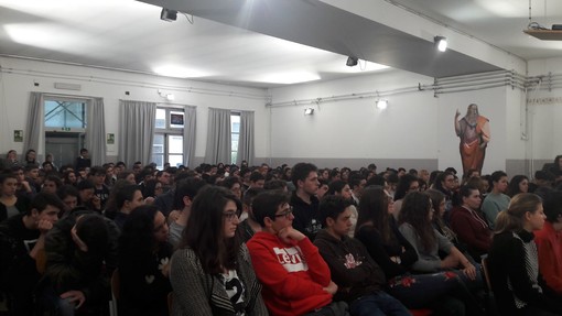 Partecipazione e attenzione al Calasanzio di Carcare per l'assemblea sulla Shoah