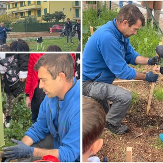 Giornata Nazionale degli Alberi, a Borghetto il &quot;Mosaico Verde&quot; di via Maiella si arricchisce grazie alle scuole (FOTO)