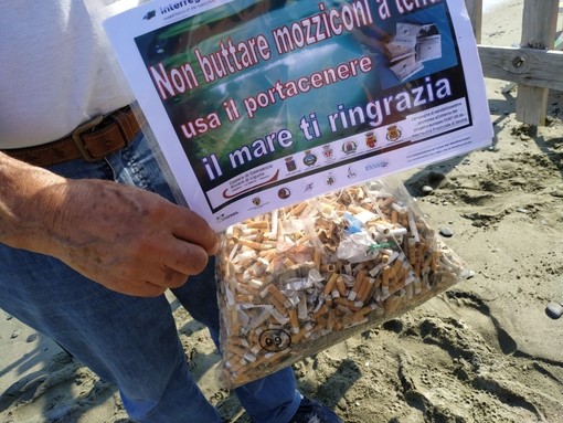 Assonautica, ad Albisola Superiore successo per le bottiglie-posacenere sulle spiagge