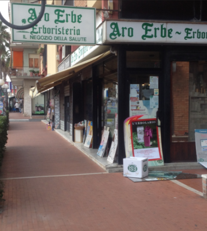 Giornata di furti tra Borghetto e Loano, svaligiata l'erboristeria &quot;Aro Erbe&quot;