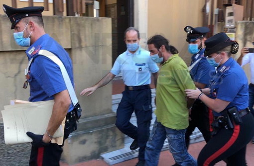 Alberto Grosso condotto in carcere dai Carabinieri di Imperia