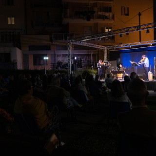 Con il Voxonus Festival la musica barocca conquista Albissola Marina, giovedì 9 settembre concerto &quot;folk&quot; in piazza della Concordia