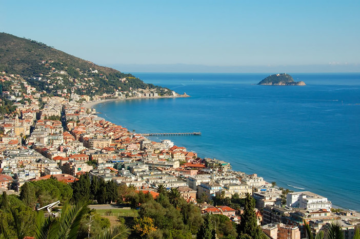 Alassio, la panchina Pannunzio sarà teatro di un incontro sulla cucina dei fiori