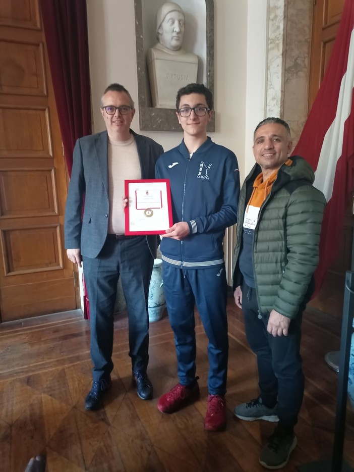 Savona, il comune premia il 13enne Alessandro Cursano, vice campione italiano di taekwondo