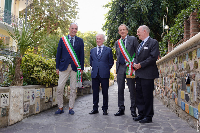 Alassio: scoperta la piastrella intitolata ad Enrico Dell'Acqua