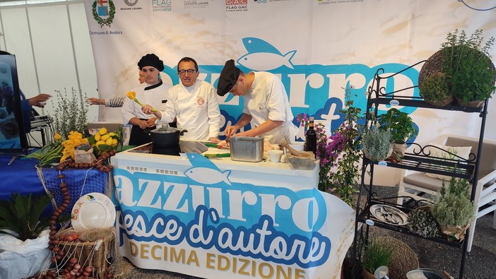 Andora, torna “Azzurro Pesce d’Autore”: tre giorni di showcooking, laboratori e street food nel porto turistico