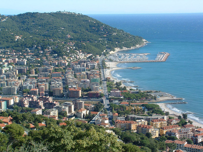 Acqua salata dai rubinetti, problema in via di risoluzione ad Andora: &quot;In arrivo bottiglie per le utenze che hanno ancora criticità&quot;