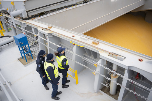 Porto di Savona, funzionari ADM sdoganano 16 mila tonnellate di grano proveniente dall'Ucraina