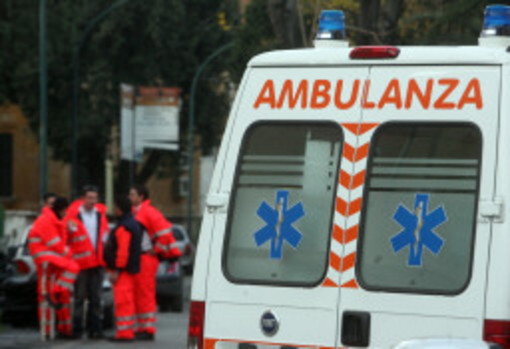 Varazze: 2 incidenti sull'Aurelia, un conducente trasportato al San Paolo