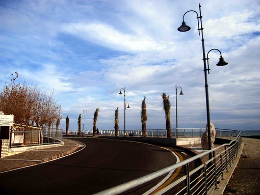 Albenga, partono i lavori per il completamento della passeggiata a mare