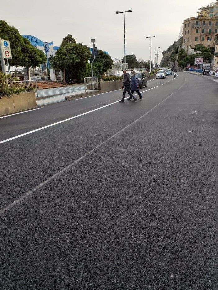 Albissola, la preoccupazione dei cittadini per l'assenza degli attraversamenti pedonali. Il sindaco Nasuti: &quot;Anas interverrà entro il fine settimana&quot;