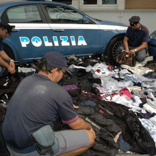 La Polizia di Alassio dona merce sequestrata ai più bisognosi