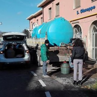 Cairo, guasto all'acquedotto: erogati dalle autobotti 50 mila litri di acqua in un giorno