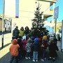 Leca, l'albero di Natale addobbato dai bambini del nido e della scuola d’infanzia