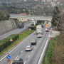 Vento forte sulla A10: divieto di transito per telonati e caravan tra il bivio con la A26 e Celle. Chiuso il casello di Varazze