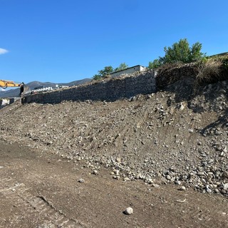 Albenga: gabbioni di protezione e messa in sicurezza del Centa, proseguono i lavori per la nuova pista ciclabile