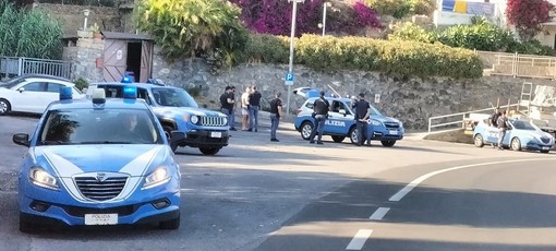 Fermato per un controllo viene trovato in possesso di hashish, arrestato