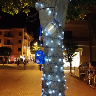 I giovanissimi del &quot;Centro Ragazzi L'Aquilone&quot; illuminano il Natale di Pietra Ligure