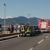 Auto in fiamme sull'Aurelia a Borgio Verezzi, intervengono i vigili del fuoco