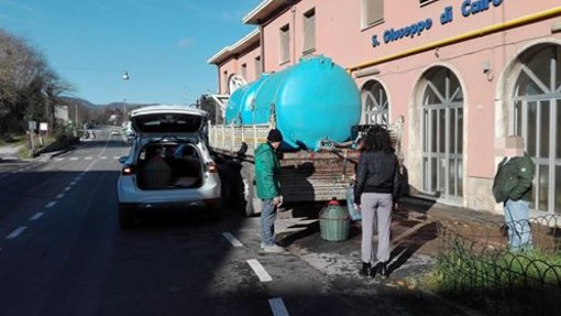 Cairo, guasto all'acquedotto: erogati dalle autobotti 50 mila litri di acqua in un giorno