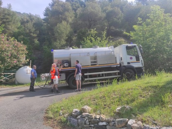 Crisi idrica ad Arnasco, proseguono i problemi. Il comune: &quot;Nei prossimi giorni la situazione sarà difficile, non sarà garantita l'acqua nelle solite fasce orarie&quot;