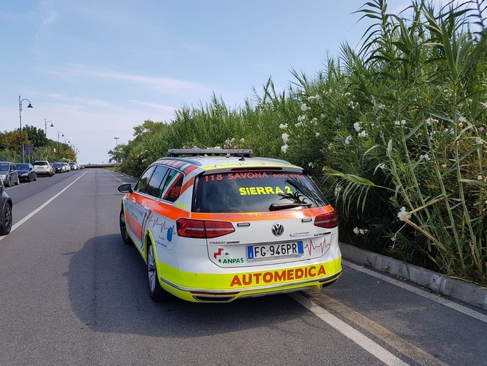 Ceriale, scontro auto-moto, centauro in codice rosso al Santa Corona