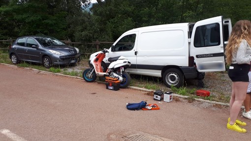 Alassio, ballavano sulle auto in sosta in zona Regione Pontino: sei ragazzi identificati dalla radiomobile