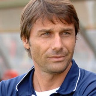 Antonio Conte allenatore del Chelsea in vacanza in Provincia di Savona