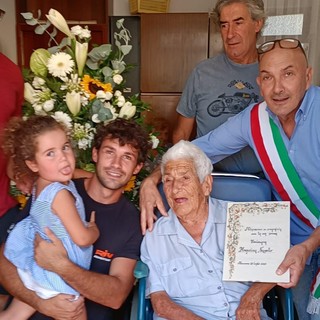 Casanova Lerrone festeggia la centenaria Angiolina Sapello