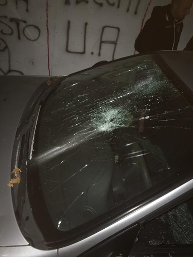 Calcio, Albenga. Brutta sorpresa per gli ingauni, auto danneggiate al &quot;Riva&quot; dopo la trasferta con la Rivarolese (FOTO)