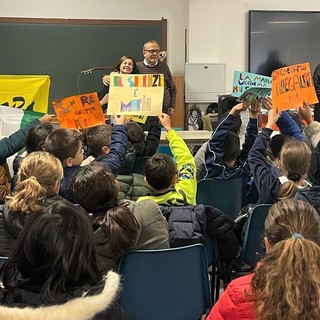 Giovanni Impastato incontra gli studenti dell’Istituto Comprensivo Albenga Uno. Grande entusiasmo e partecipazione (FOTO)