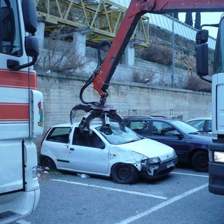 Polizia Municipale di Albenga, operazione di rottamazione mezzi