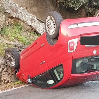 Autovettura &quot;ribaltata&quot; tra Celle Ligure e Varazze