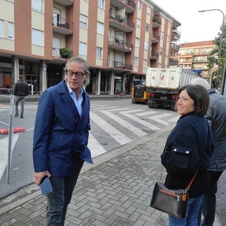 Albenga, prosegue l’asfaltatura di via Papa Giovanni XXIII