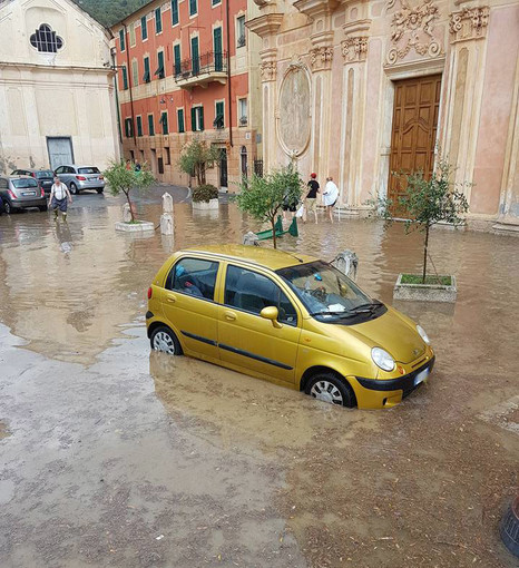 Il maltempo si abbatte su Finale Ligure: disagi alla viabilità (FOTOgallery)