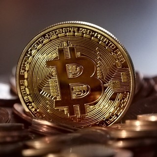 Perché il prezzo del bitcoin continua a salire?