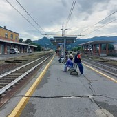 Guasto sulla linea tra Savona e Varazze, tecnici al lavoro: treni in forte ritardo