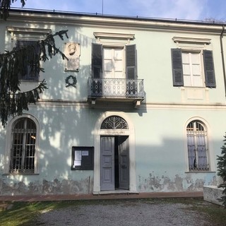 Carcare espone in sala consiliare la bandiera del 1847 &quot;Primo Tricolore d’Italia&quot; appartenuta ad Anton Giulio Barrili