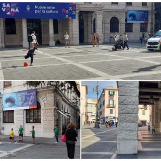 Savona, la città dove i bambini possono ancora giocare a pallone in piazza