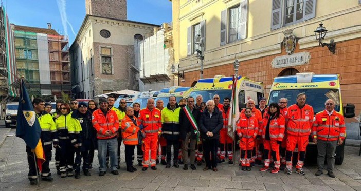 Ad Albenga la benedizione dei mezzi di soccorso di Croce Bianca e Protezione Civile