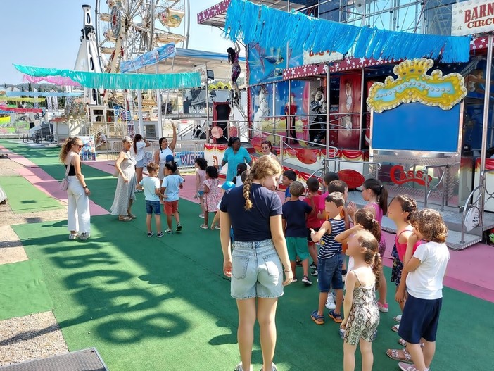 Andora, per una mattinata il luna park a disposizione dei bimbi del campo solare e per gli ospiti della Fondazione Sacra Famiglia