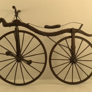 Una bici d'epoca in bella mostra