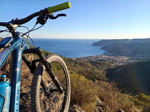 Più outdoor nella Ligurian Riviera con nuove brochure per gli appassionati di bici e trekking