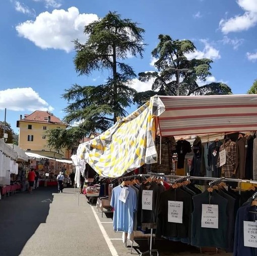 Sassello, tutto pronto per lo spostamento provvisorio del mercato in Piazza Rolla