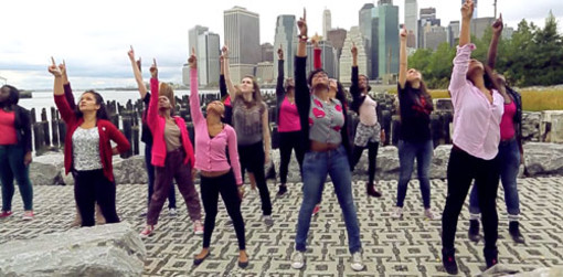 Violenza sulle donne, la Regione Liguria aderisce al flash mob in piazza De Ferrari