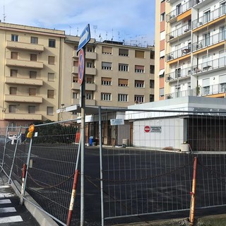 Savona, via libera a un parcheggio gratuito nell’ex distributore Agip delle Fornaci