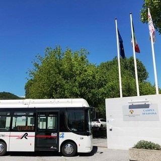 In copertina uno dei bus elettrici di Tpl