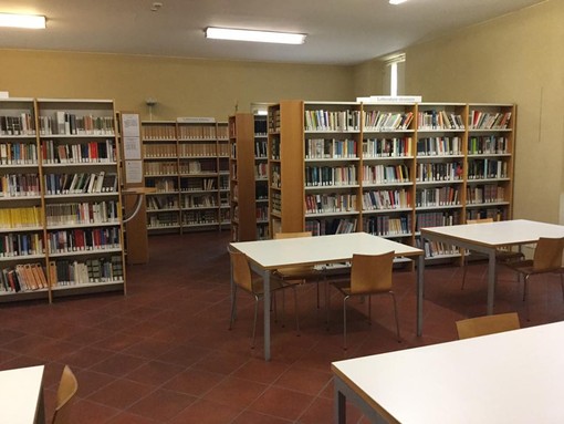 Albenga, Biblioteca aperta due pomeriggi in più, grazie alla collaborazione con Unitre