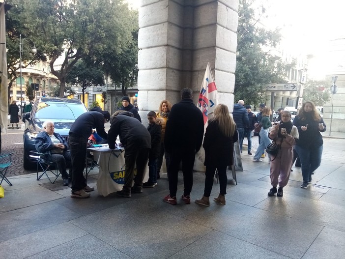 Pedonalizzazioni a Savona, raccolta firme della Lega: &quot;Andavano fatte in una maniera diversa, non a spot ma con un progetto a lungo respiro&quot; (FOTO)