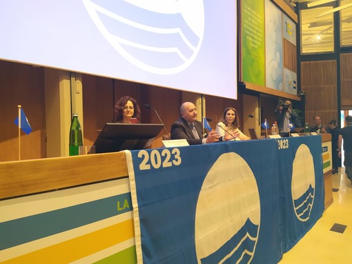 Bandiere Blu 2023, Regione Liguria: &quot;Qui il mare più bello. Primi anche per accoglienza e gestione sostenibile&quot;